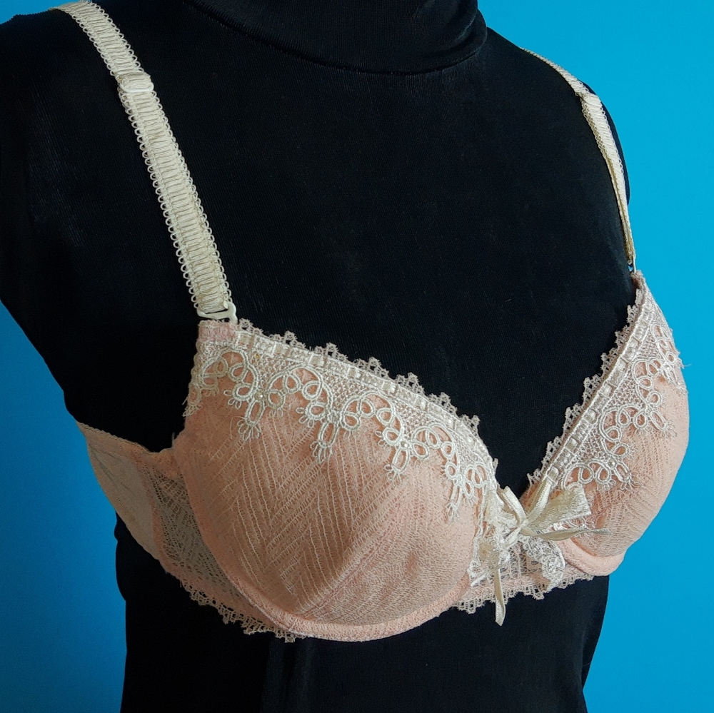 🍒 3 items for $10 🍒 Dusty Rose Extra Fancy Bra
